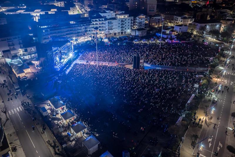 Capodanno ad Alghero, Gabry Ponte chiude tre serate da 36 mila presenze complessive