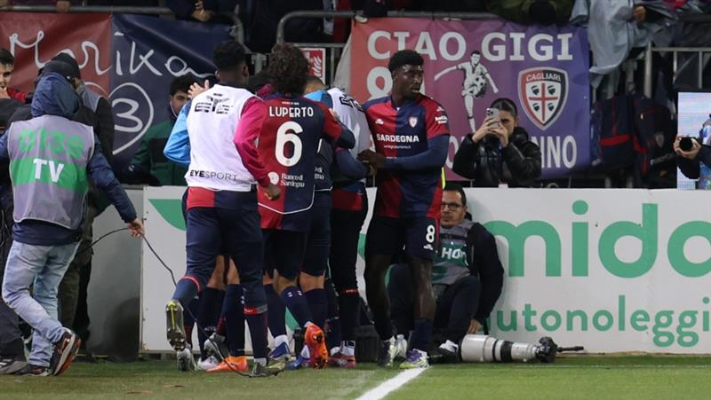 Il Cagliari strapazza il Verona: quattro reti (a zero) e salvezza più vicina.