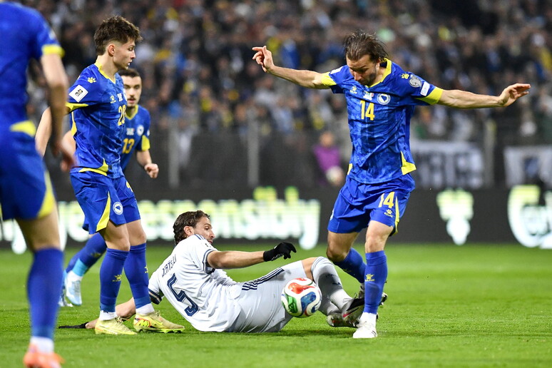 Perde ai rigori un’Italia senza una precisa identità. Vince la Bosnia e va ai Mondiali. Per gli azzurri, ancora fuori per la terza volta dalla “kermesse” iridata, c’è solo da leccarsi le ferite.