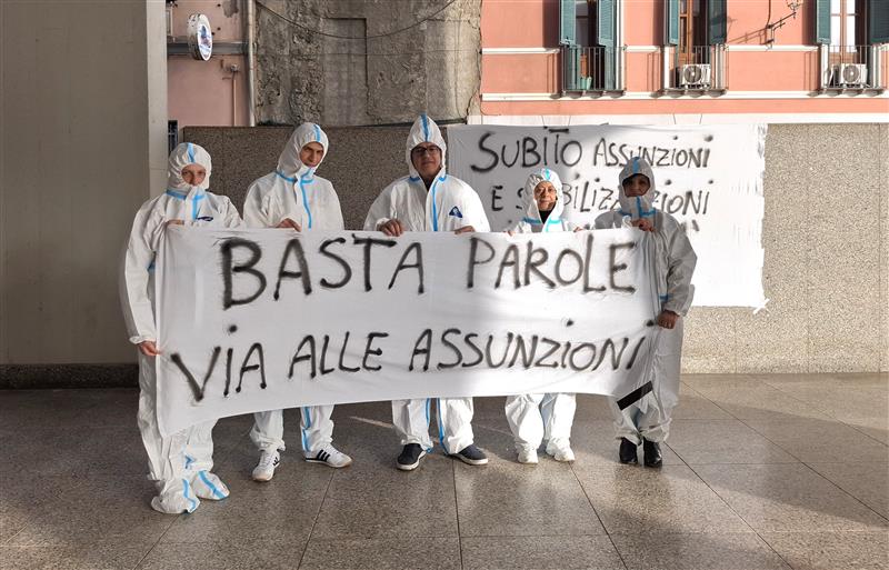 Comitato dei 26 OSS, Angioni: “Dopo 26 giorni di occupazione e sciopero della fame, ancora nessuna risposta”