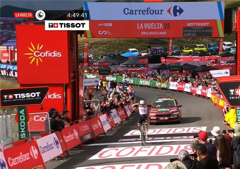 Philipsen brucia tutti nella volata di Zaragoza, secondo posto per Viviani