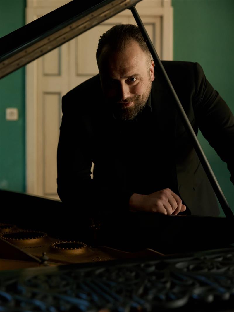Il Quartu Cultura Festival si affida al jazz: giovedì il concerto del trio di Raphael Gualazzi al Molentargius