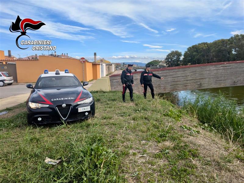 Cabras, anziana cade nel canale: due Carabinieri si tuffano e la salvano