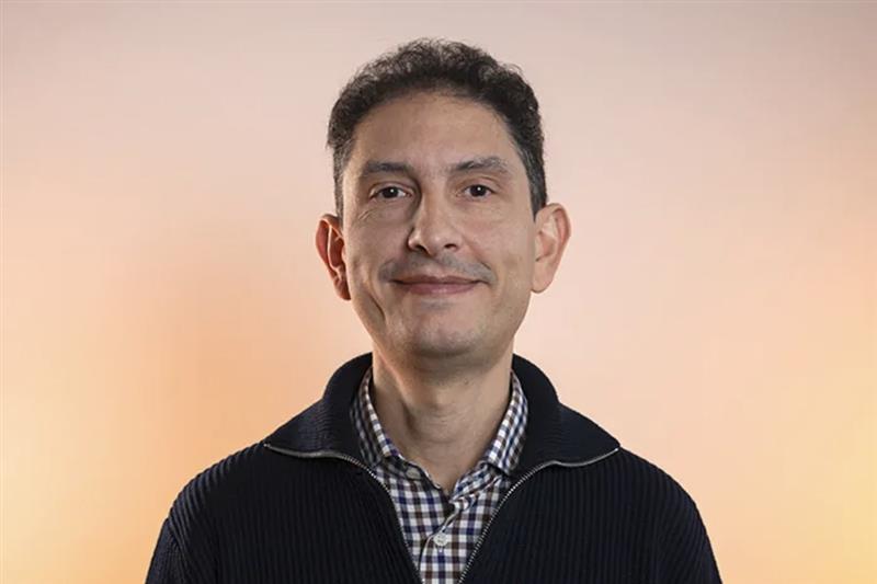 Un salto nella vita di Luca Usai, disegnatore Disney: "Da dove nasce il mio Topolino? Da un quaderno di schizzi!