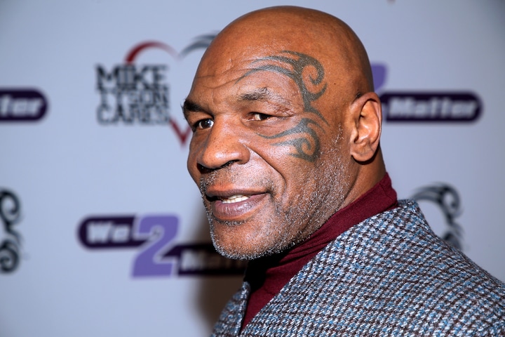 Rinviato il match tra Mike Tyson e Jake Paul: la salute di Iron Mike prima di tutto