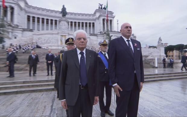 Festa della Repubblica: Celebrazioni di facciata in un paese in crisi