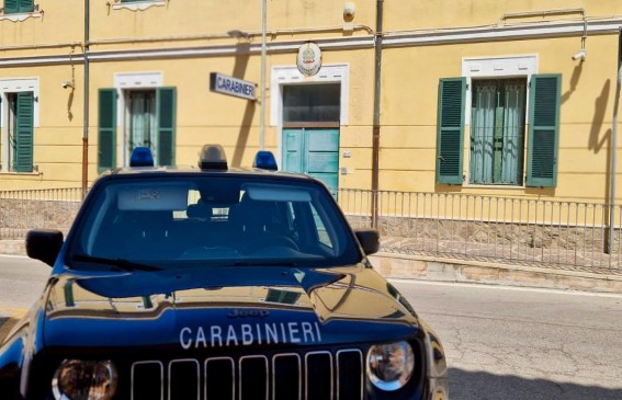 Golfo Aranci, maltrattava madre e fratello: 38enne finisce in carcere