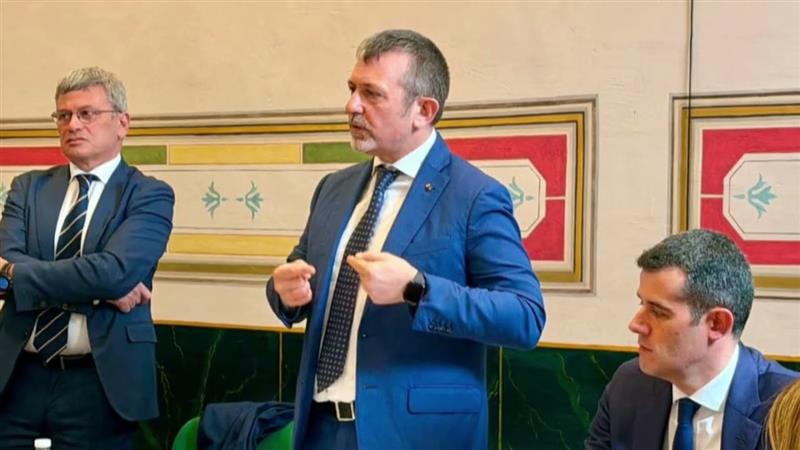 Delmastro sbarca in Sardegna, Perantoni all