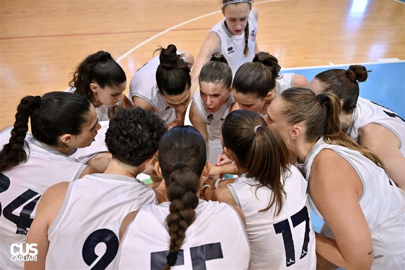 CUS Cagliari in grande spolvero. Vince la semifinale e si regala la finale con Viterbo per salire in A2 femminile di basket. (Foto di Andrea Chiaramida).