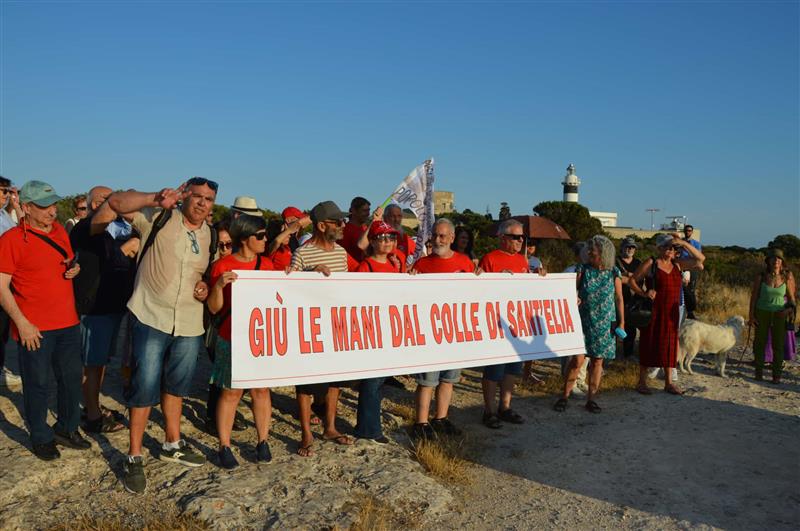 La Sardegna si solleva contro il fotovoltaico: un grido ignorato dalla politica