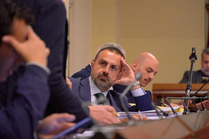 Il consiglio comunale di Alghero si spacca sull