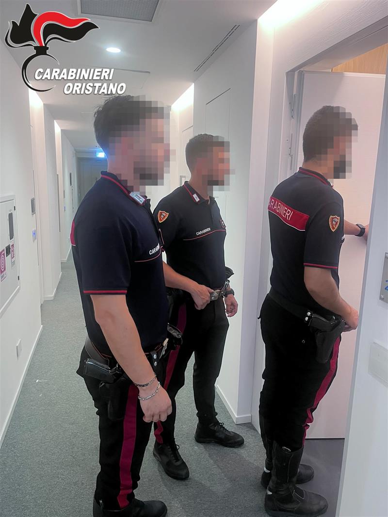 Finisce in cella il finto poliziotto che terrorizzava le anziane: presa a Torpè la truffatrice con venticinquemila euro di oro rubato