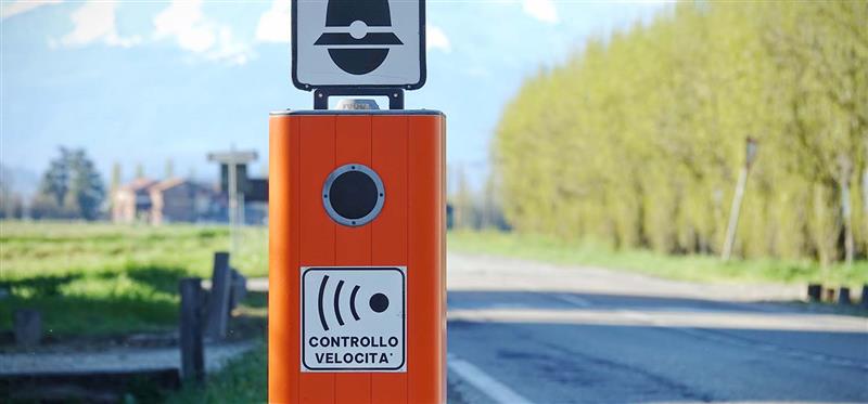 Pagare o crepare: l’Italia degli autovelox e dei cittadini spennati