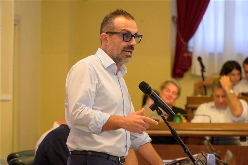 Alghero: Pais (Lega) accusa il Comune. “Conti pignorati a famiglie e anziani: intervenga subito”