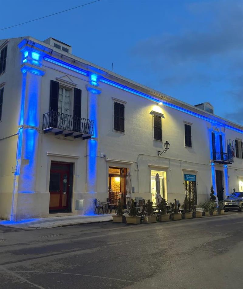 Porto Torres si tinge di blu: il Palazzo del Marchese illuminato per la fibrosi cistica