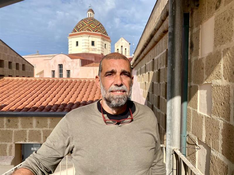 Fondazione Alghero risponde a FdI: “Un commento ironico trasformato in tragedia. I contratti non si fanno su Facebook, le polemiche sì”