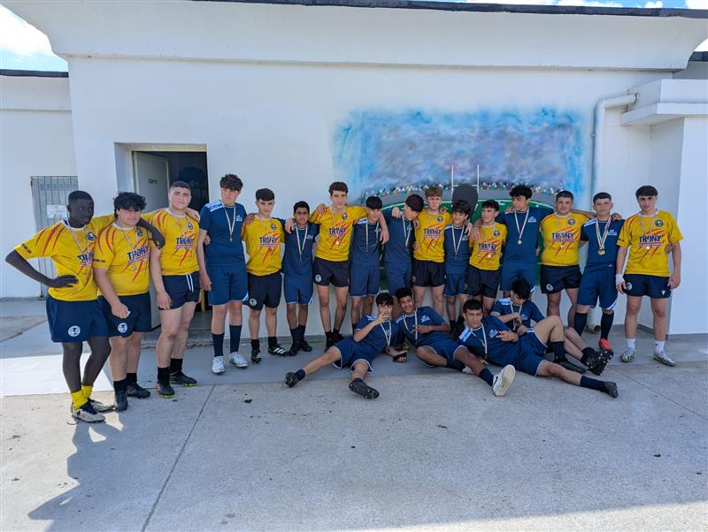 Giochi Sportivi Studenteschi: il Roth Piazza Sulis guidato da Toniolo in campo con il rugby tag, festa e sport oltre il risultato