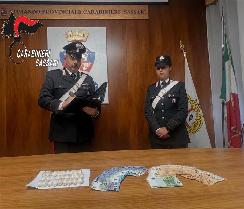 Sassari: passeggia nel centro storico con mezzo chilo di cocaina nel trolley - bloccato dai militari e spedito in cella