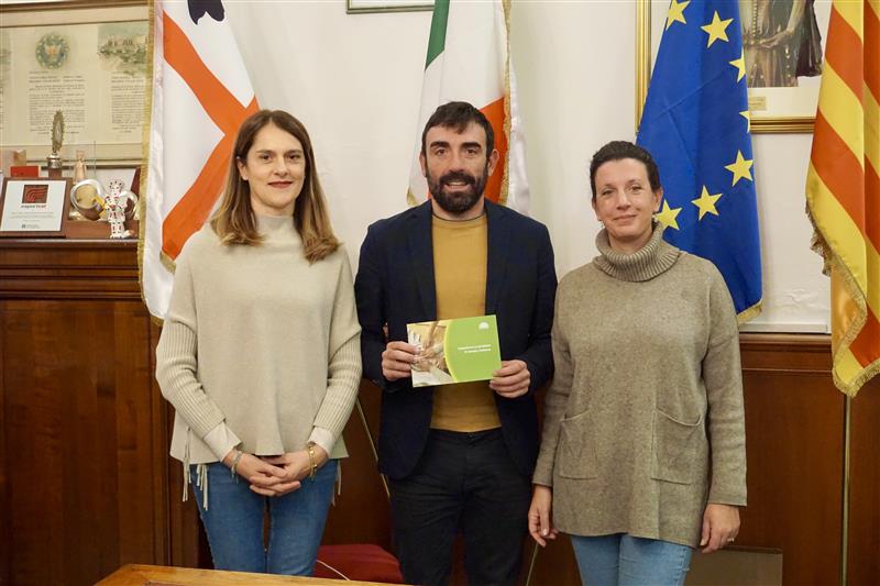 Alghero sigla il manifesto per il Mediterraneo: la città diventa il quartier generale per formare i giovani alla diplomazia