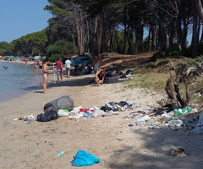 Spiaggia Mugoni (sabato mattina), Alghero, Sardegna