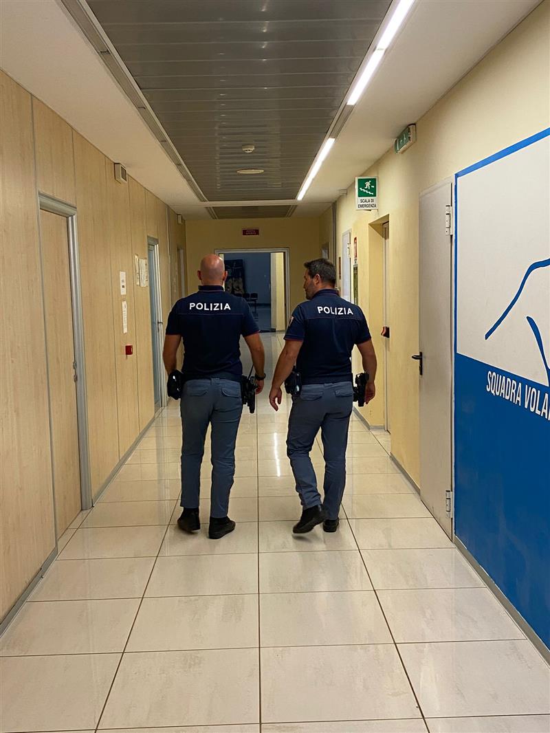 Sassari, armato di coltello minaccia un automobilista: arrestato per spaccio e minaccia aggravata