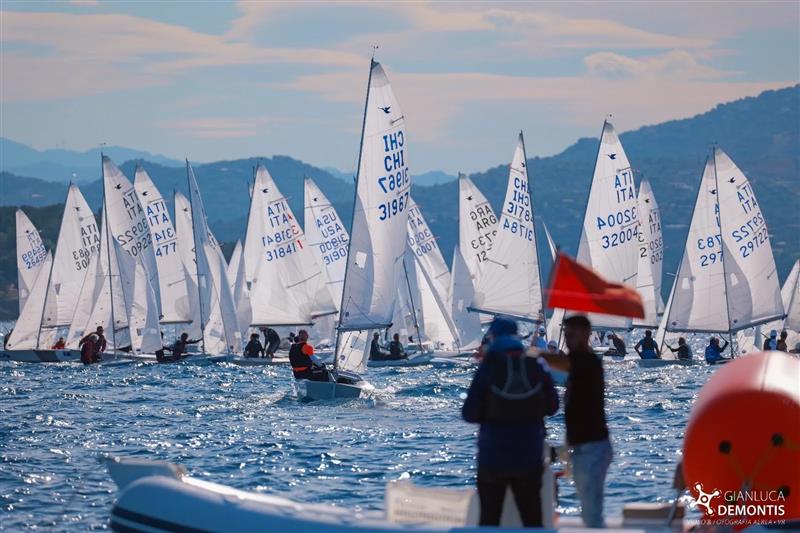 Grande vela in Sardegna: successo per il Campionato Italiano Snipe a Porto Rotondo