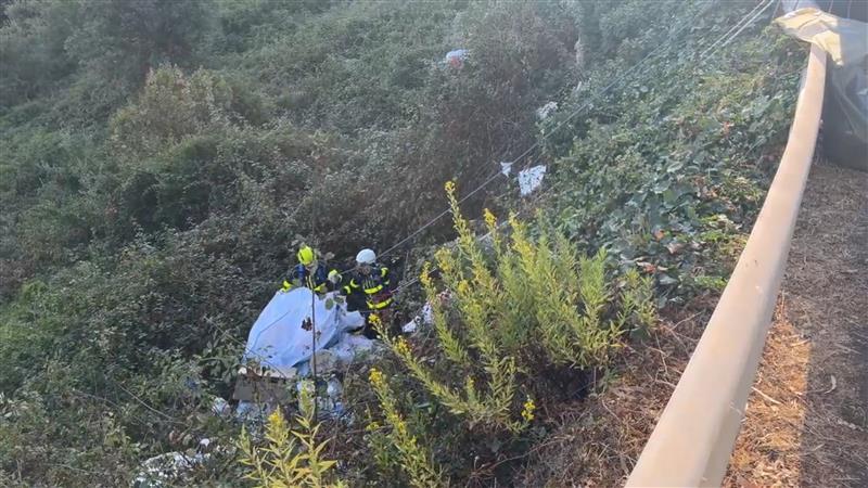 Castelsardo, bonifica sulla statale 134: recuperate due tonnellate di rifiuti