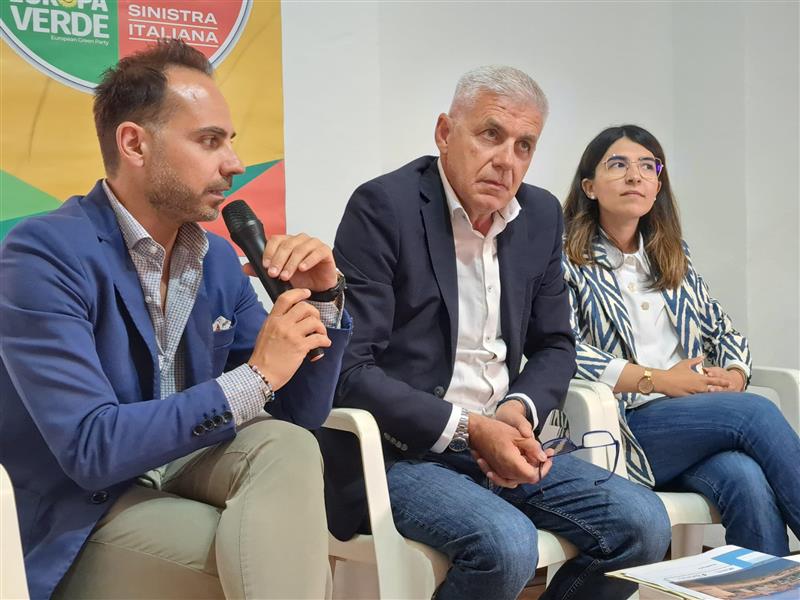 L'assessore Selva svela il nuovo appalto sui rifiuti e l'impianto per la posidonia davanti all'assemblea cittadina