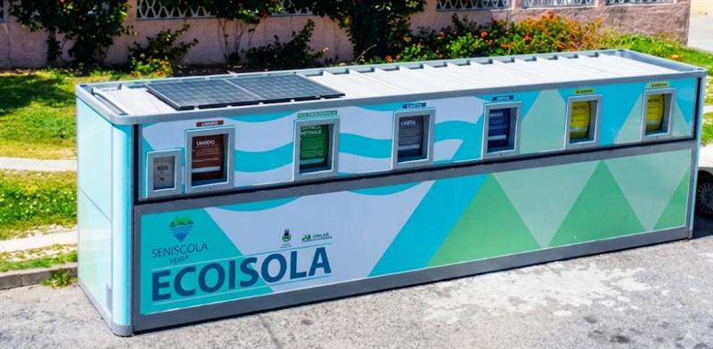 Siniscola blinda i bidoni della spazzatura e dichiara guerra a chi abbandona i sacchetti per strada