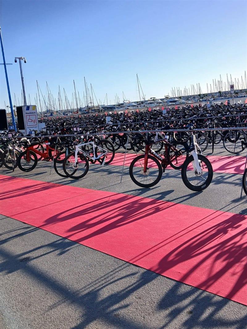 L'Ironman conquista le strade di Alghero: patto triennale per combattere la crisi del turismo a colpi di sport
