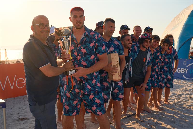 Rugby e sabbia, spettacolo ad Alghero: i Trenicotteri dominano la tappa al Summerbeach Village