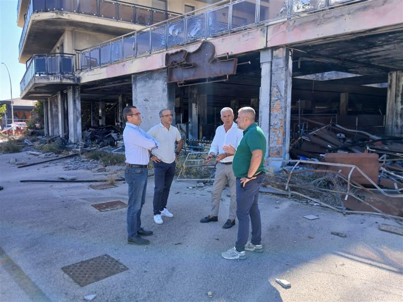 Alghero, scontro sul palazzo bruciato: Forza Italia accusa, Moro replica