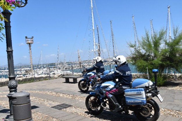 Alghero: mangiano, bevono e scappano senza pagare. Denunciati due turisti per insolvenza fraudolenta