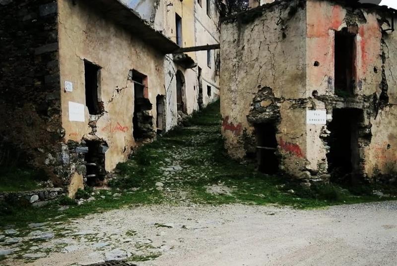 Gairo Vecchio, il borgo dove il tempo si è fermato: 73 anni dopo, il ricordo del paese fantasma
