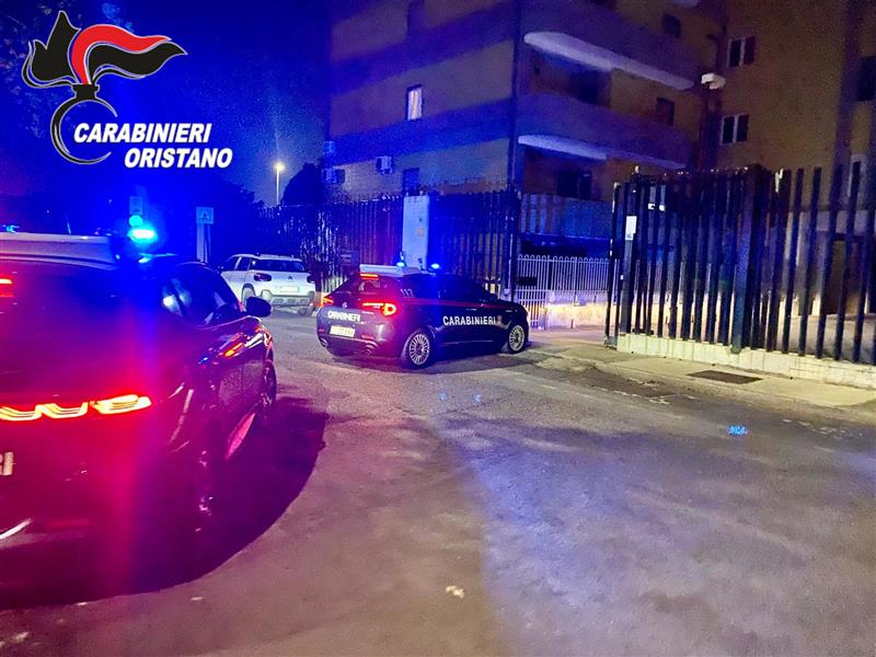 Oristano: due ospiti di un centro per migranti arrestati per furto in gioielleria e negozio di abbigliamento