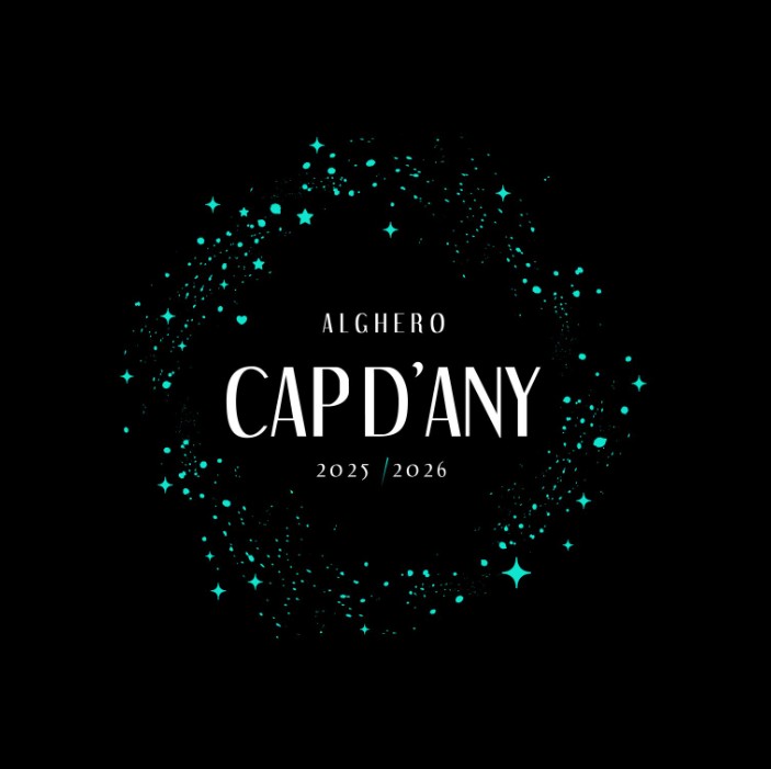 Alghero accende il grande Abete. E nel frattempo divampa la polemica sugli alberi sintetici nelle scuole