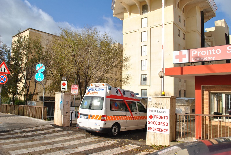 Sassari, la febbre intasa il Pronto Soccorso. "Accessi in aumento, ma i casi lievi vanno gestiti a casa"