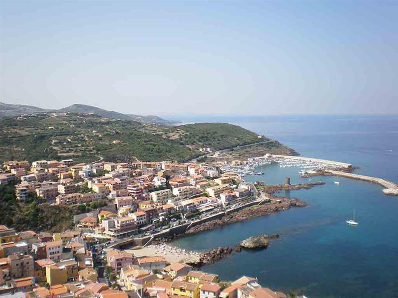 Castelsardo, il silenzio dei telefoni al centro storico e il rumore della politica. Quattro mesi di isolamento, ora l