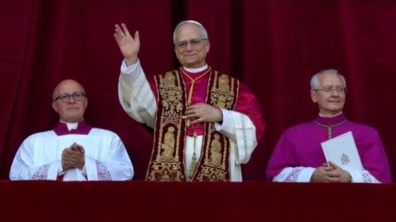 Un altro Papa che arriva d’Oltreoceano. Francis Prevost (Leone XIV) è il nuovo pontefice.