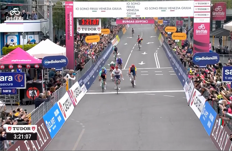 A Burgas la prima Maglia Rosa parla francese