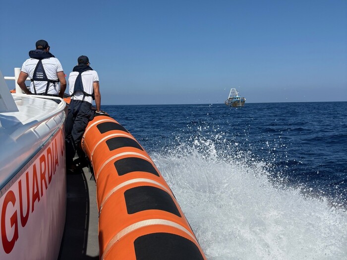 Peschereccio affonda a nord dell’Asinara, salvi i tre membri dell’equipaggio