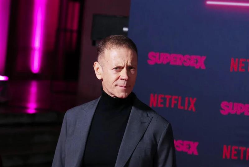 Siffredi porta 500 gigabyte di video in Procura: "Nessun abuso sul set, mi diffamano"