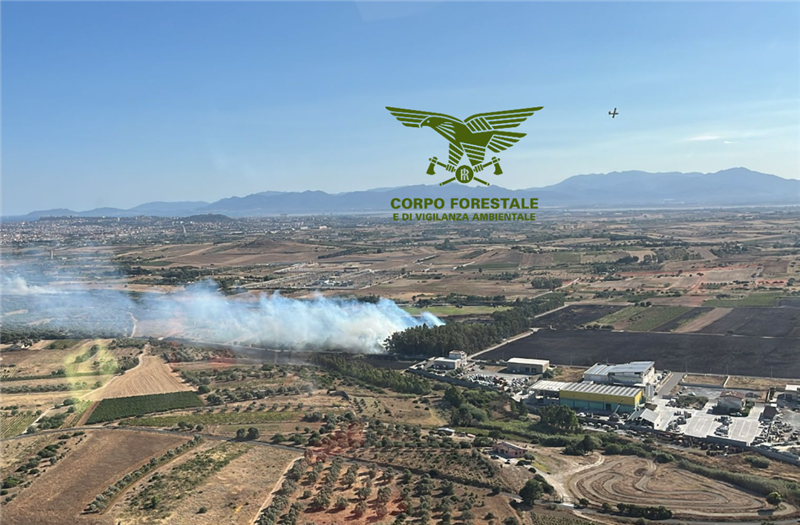 Sardegna, giornata di fuoco: 28 incendi e case evacuate a La Maddalena