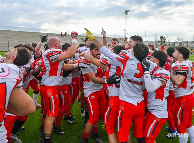 Trentacinque inverni di botte e gloria: i Crusaders chiamano il condottiero yankee. Tricario sbarca a Cagliari per insegnare la guerra ovale