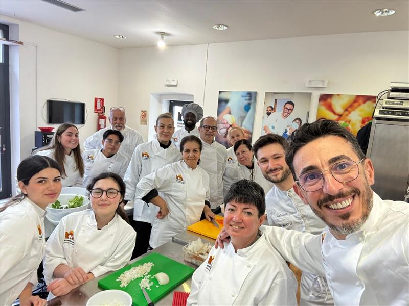 Quartu, la cucina diventa un lavoro per i più fragili: al via la "Comunità del Buon Gusto"