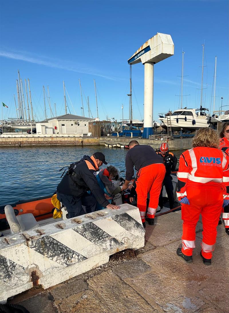 Battito d’emergenza nel Golfo dell’Asinara: la corsa contro il tempo per salvare una passeggera