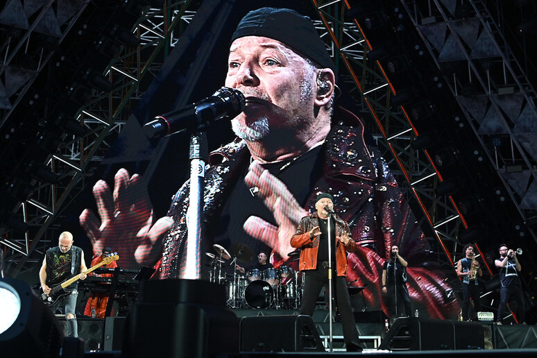 Scatta il piano viabilità a Olbia per il doppio concerto di Vasco Rossi: il Comune chiede di svuotare le strade dalle auto