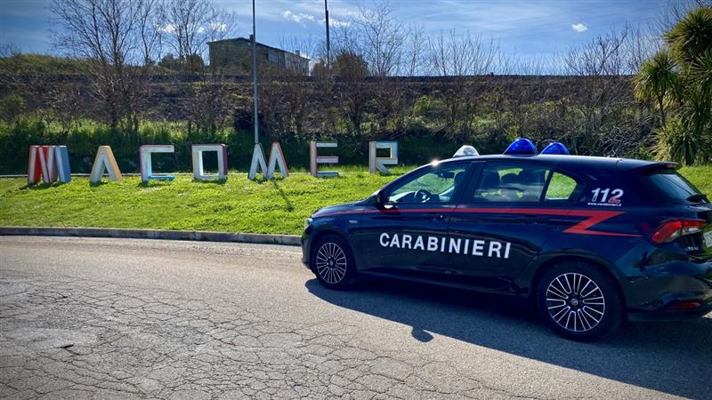 Macomer, notte di vetri infranti: un 22enne arrestato dai Carabinieri