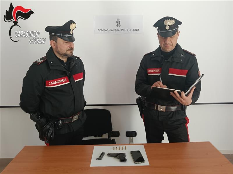 Anela, forza il posto di blocco: arrestato dopo un inseguimento di 15 minuti.