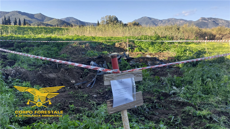 Sarrabus, tra pacchi rubati e fiumi di catrame: la Forestale mette i sigilli allo scempio